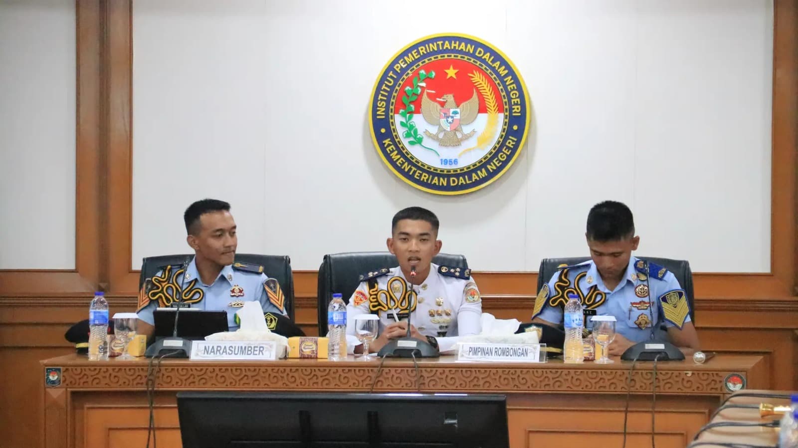 KUNJUNGAN KERJA DEWAN MUSYAWARAH TARUNA POLITEKNIK IMIGRASI & PEMASYARAKATAN DENGAN INSTITUT PEMERINTAHAN DALAM NEGERI